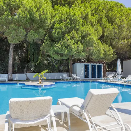 Risus Garden Marina Hotell 3*