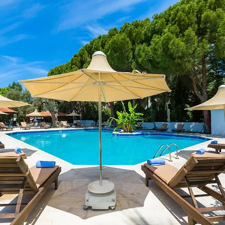 Risus Garden Marina Hotel