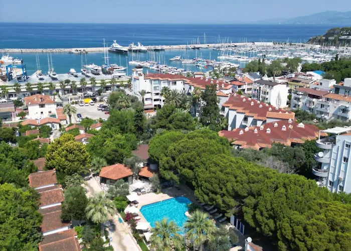 فندق Risus Garden Marina كوشاداسيه