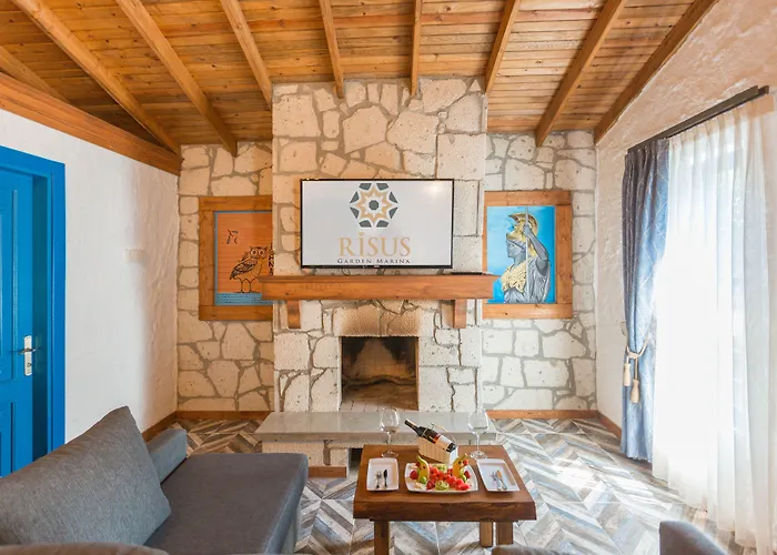 فندق Risus Garden Marina كوشاداسيه