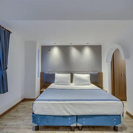 Risus Garden Marina