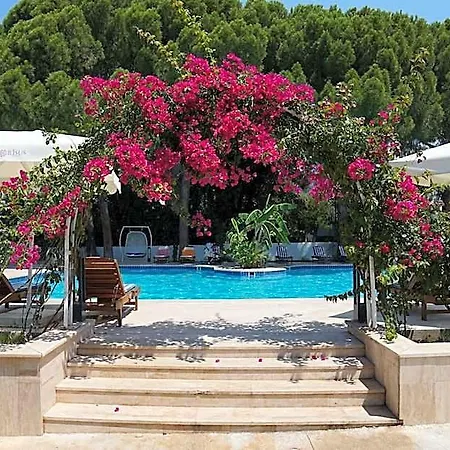 Hotel Risus Garden Marina