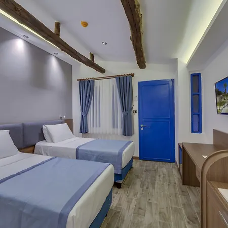 Risus Garden Marina Hotel