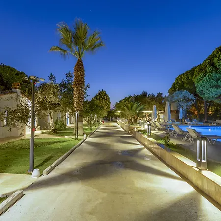 Risus Garden Marina Hotel 3*